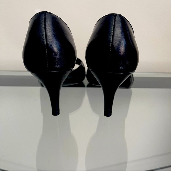 Liz Claiborne Flex sequence pump - Picture 5 of 5